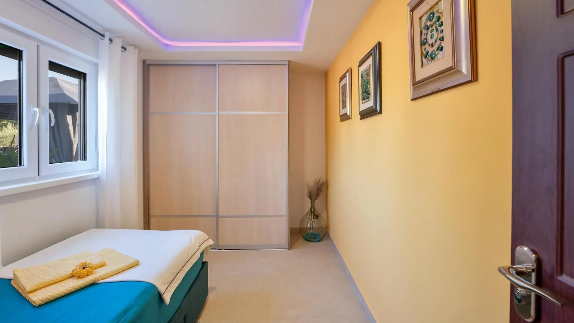 Casa Crystal Istria, Villa With Private Pool, Near The Beach, With The Sea View! ペロイ 0*,  クロアチア